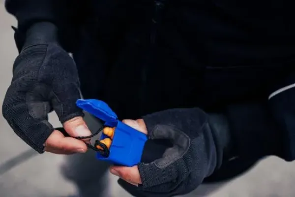 Pro-​Fit® Mehrweg-​Gehörschutzstöpsel mit Kordel, inklusive Box, SNR 25 db (A)